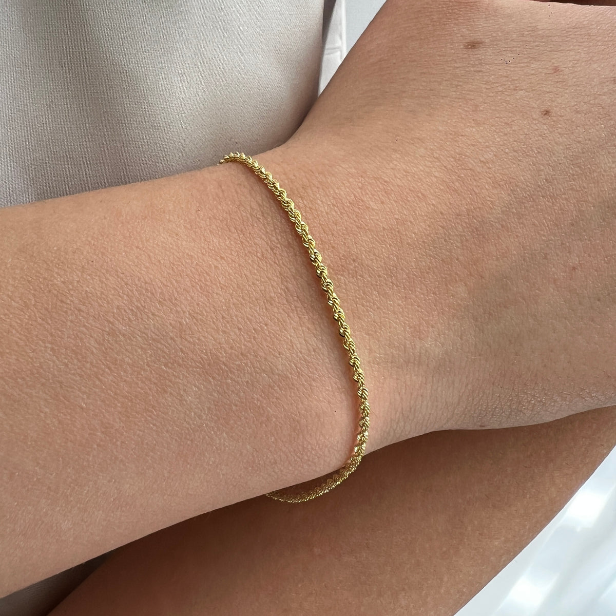 Pulso De Oro Italiano 14 Kilates Torzal 2 MM 18 CM