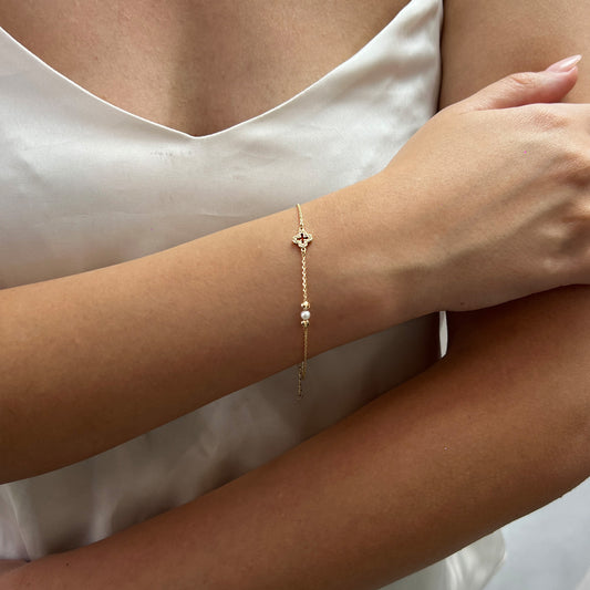 Pulso De Oro Italiano 10 Kilates Diseño Trebol Con Perla