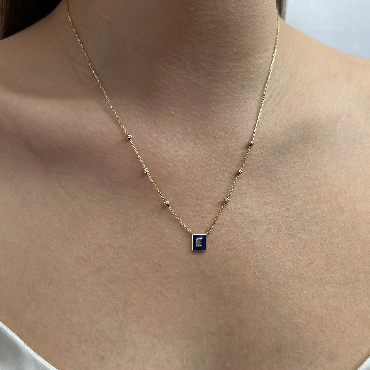 Collar Gargantilla De Oro Sólido 10 Kilates Dije Azul Piedra Corte Esmeralda