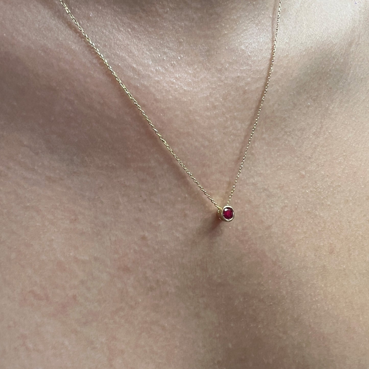 Collar Gargantilla De Oro Sólido 10 Kilates Dije Rojo Rubí