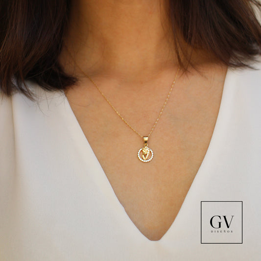 Medalla Virgen Madonna  14 Kilates