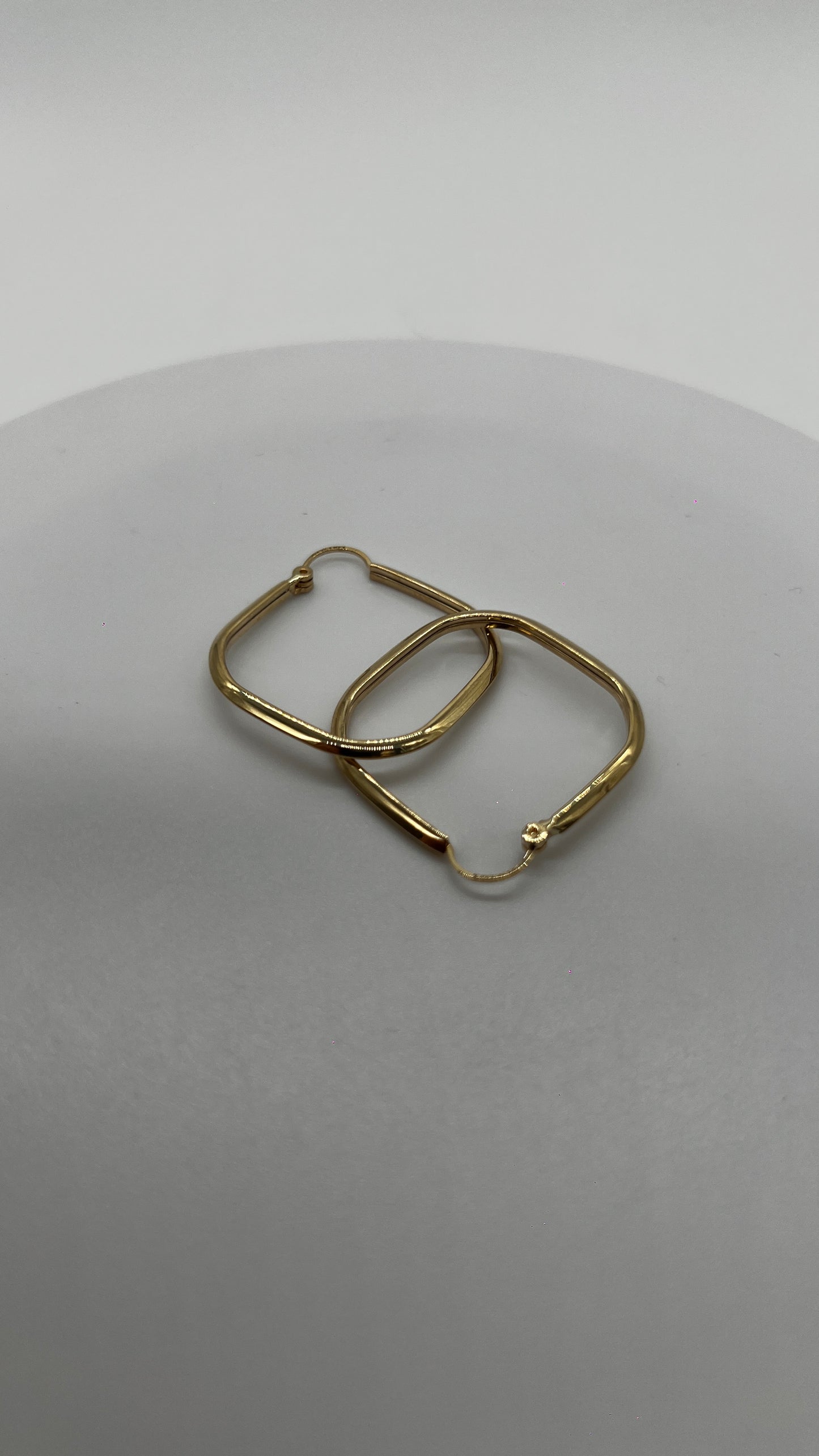 ARETES ARRACADAS DE ORO 10 KILATES CUADRADAS ROMBO 3.3 CM