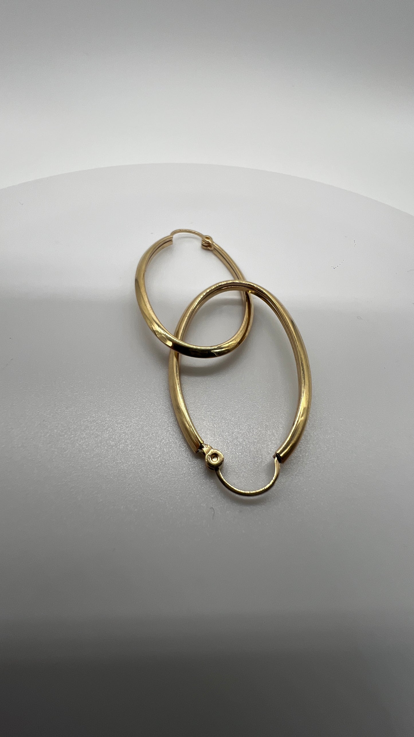 ARETES ARRACADAS DE ORO 10 KILATES OVALADAS 3.6 CM X 2.3 MM