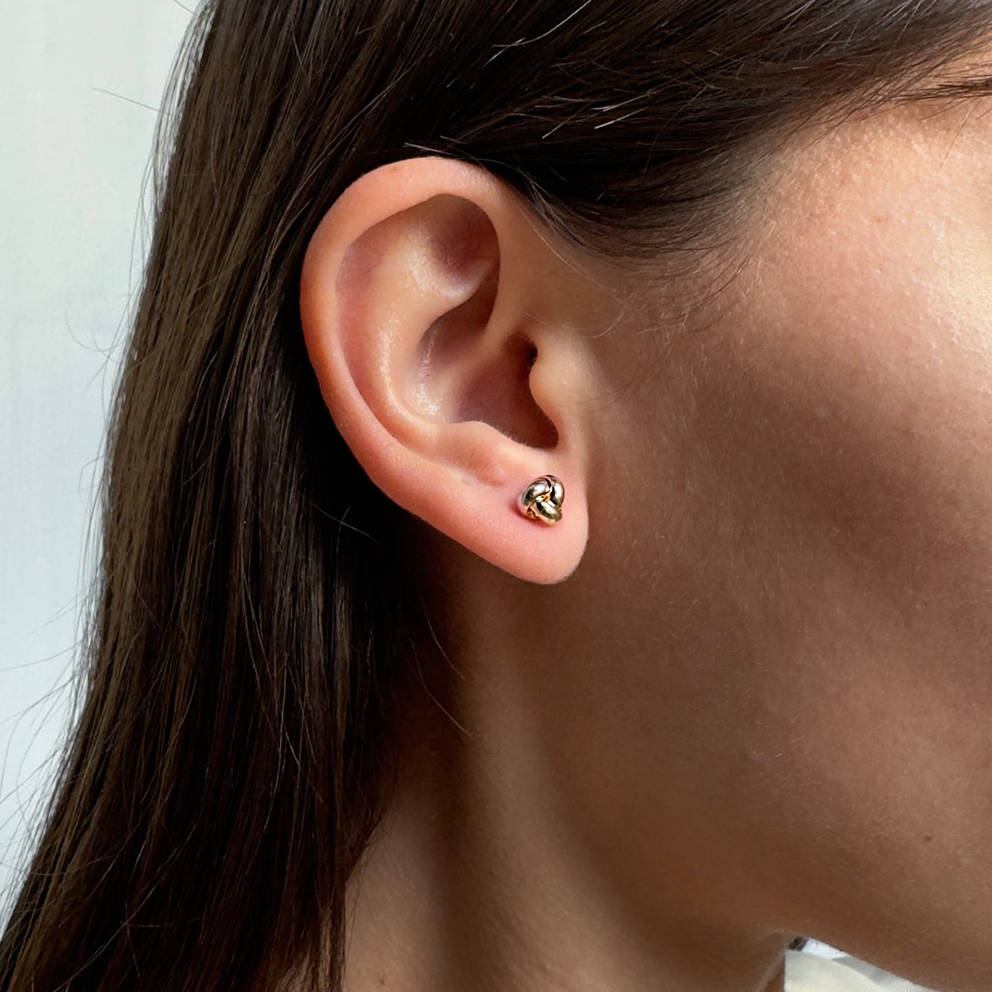 Aretes de Oro Florentino 14 Kilates Diseño Nudos 3 Hilos Pequeños