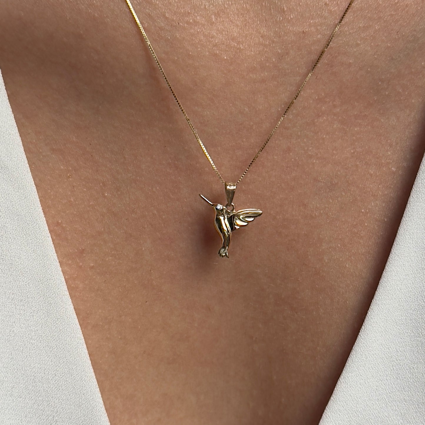 DIJE DE ORO SÓLIDO 10K Y 14K DISEÑO COLIBRÍ LISO