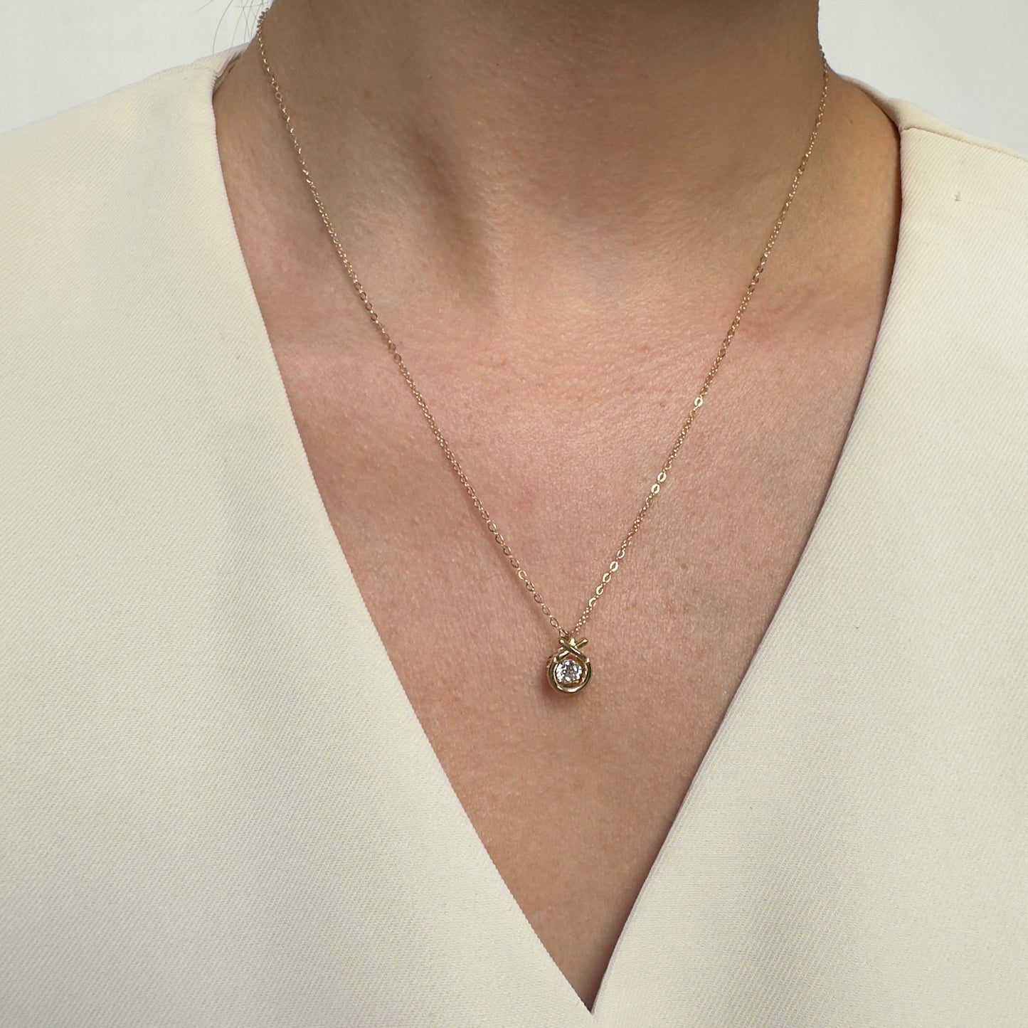 Collar Gargantilla Oro 10K Kilates Diseño XO con Brillante Flotante 45 cm