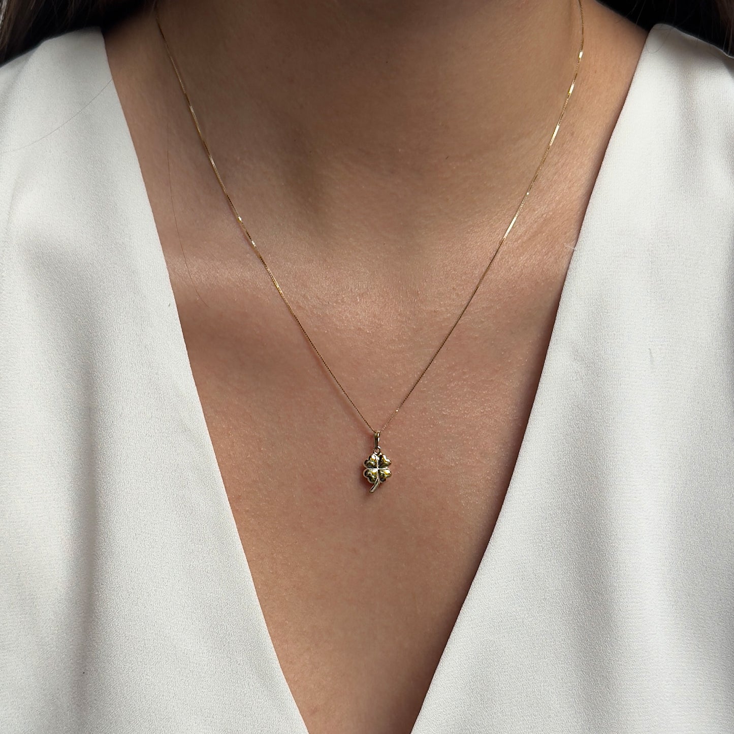 DIJE DE ORO SÓLIDO 10K Y 14K DISEÑO TREBOL LISO SENCILLO