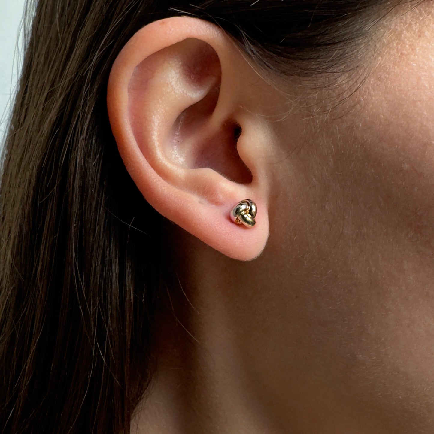 Aretes de Oro Florentino 14 Kilates Diseño Nudos 3 Hilos Pequeños