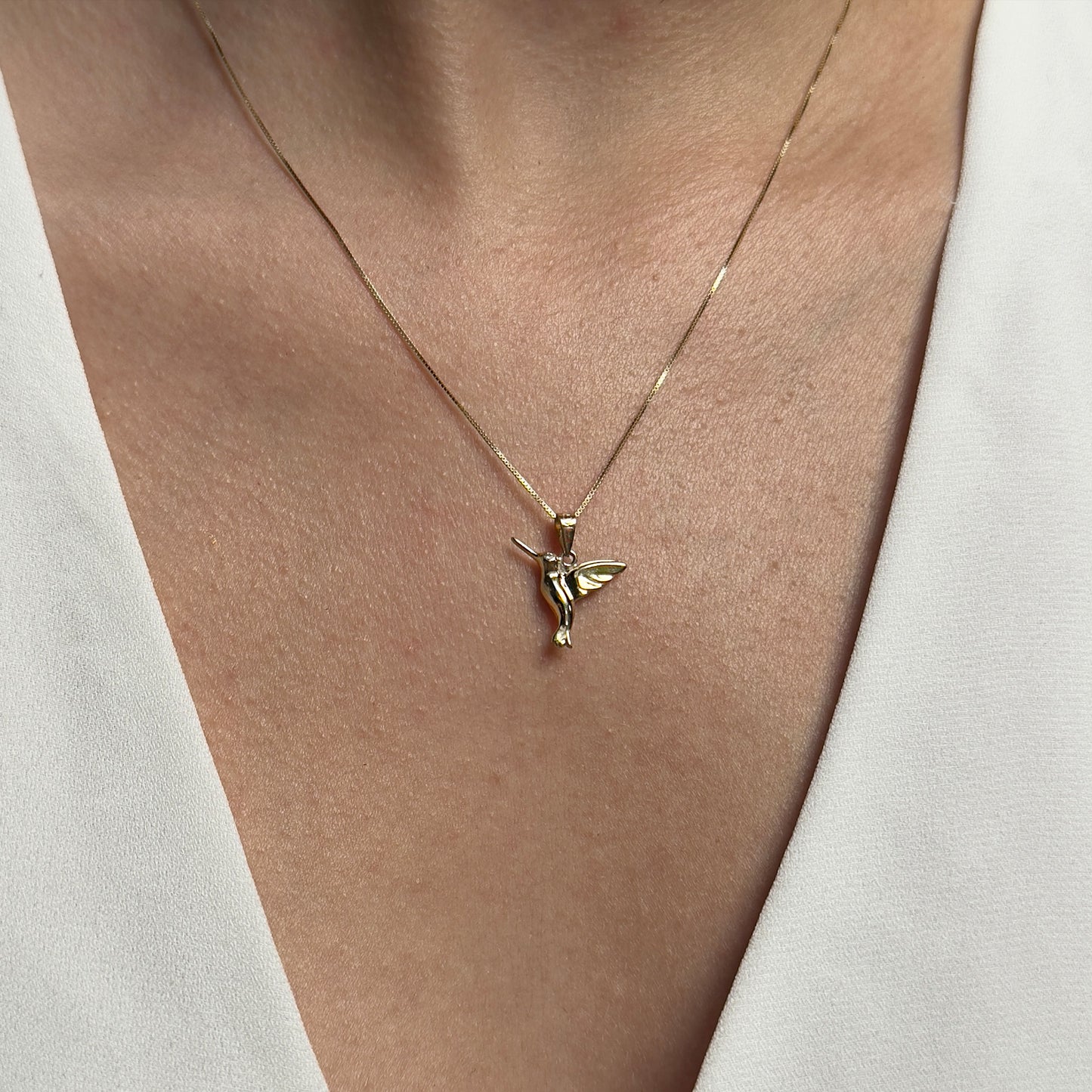 DIJE DE ORO SÓLIDO 10K Y 14K DISEÑO COLIBRÍ LISO