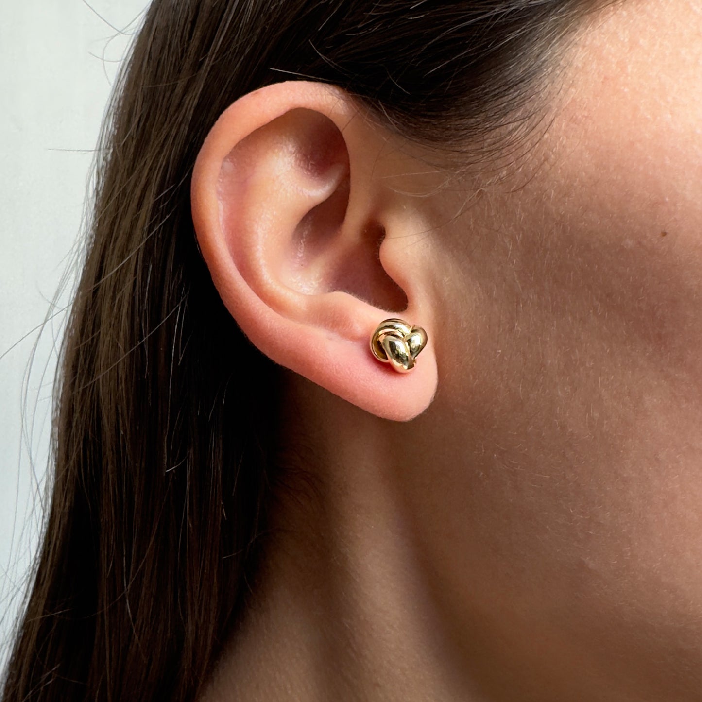 Aretes de Oro 14 Kilates Diseño Nudos 3 Hilos Medianos Dorados