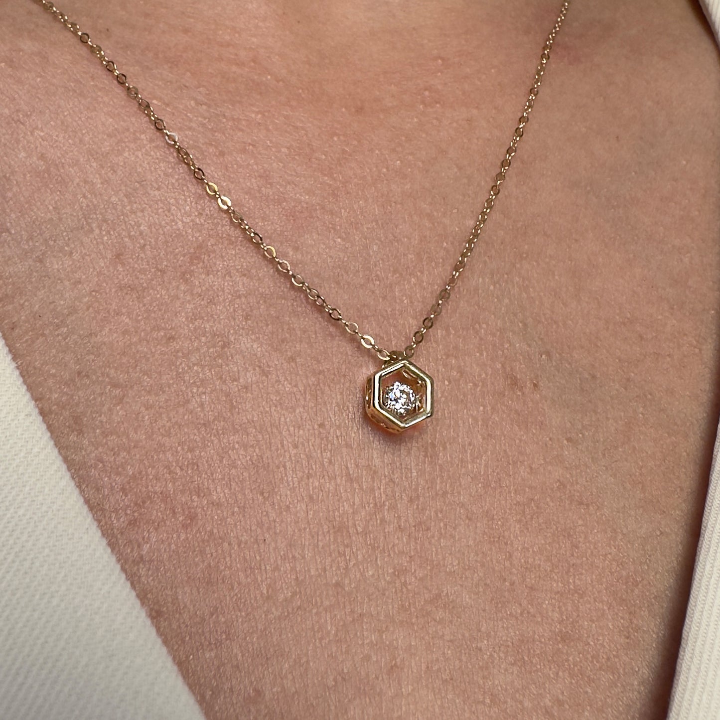 Collar Gargantilla Oro 10K Kilates Diseño Hexagono Brillante Flotante 45 cm