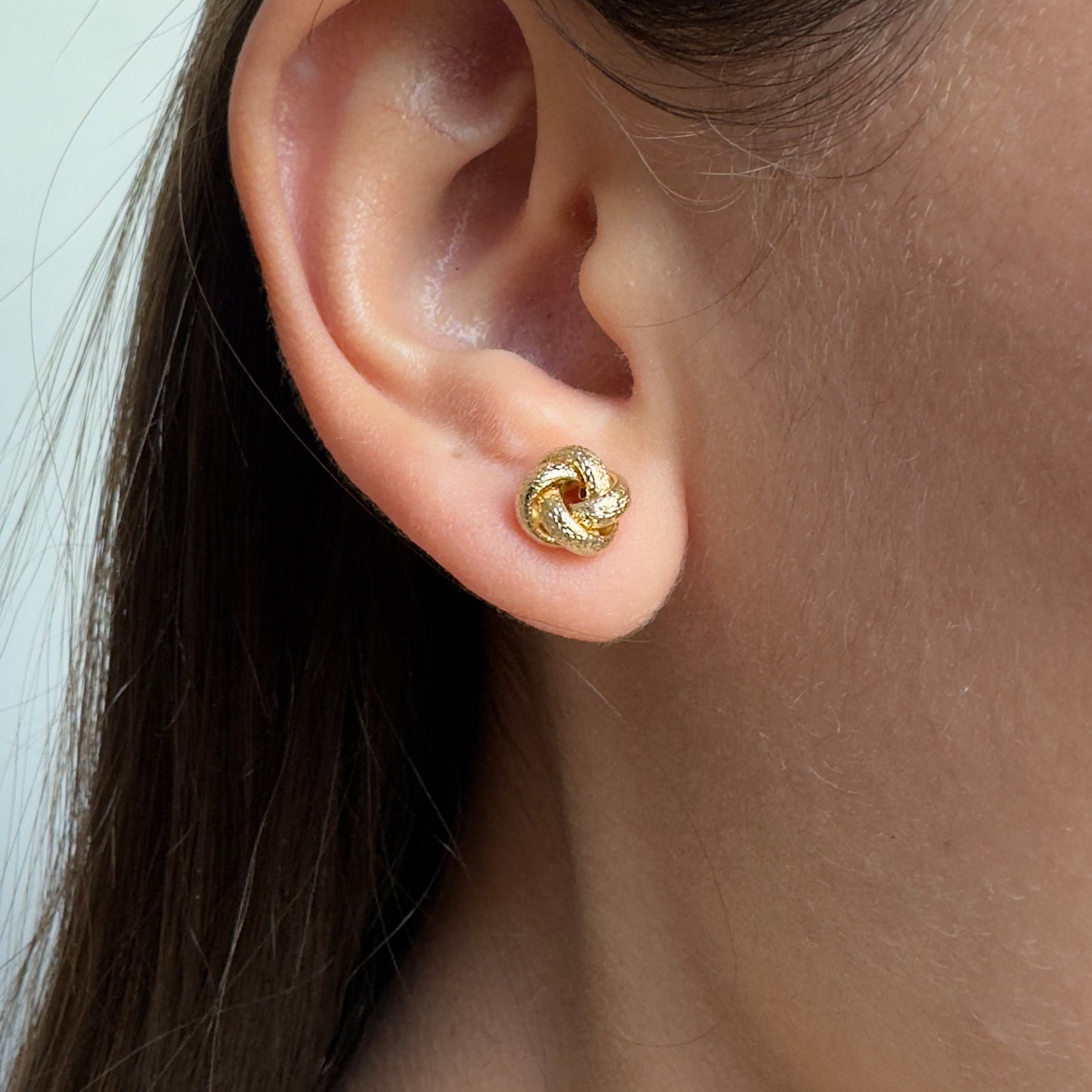 Aretes de Oro Florentino 14 Kilates Diseño Nudos 4 Hilos Satinados Dorados Medianos