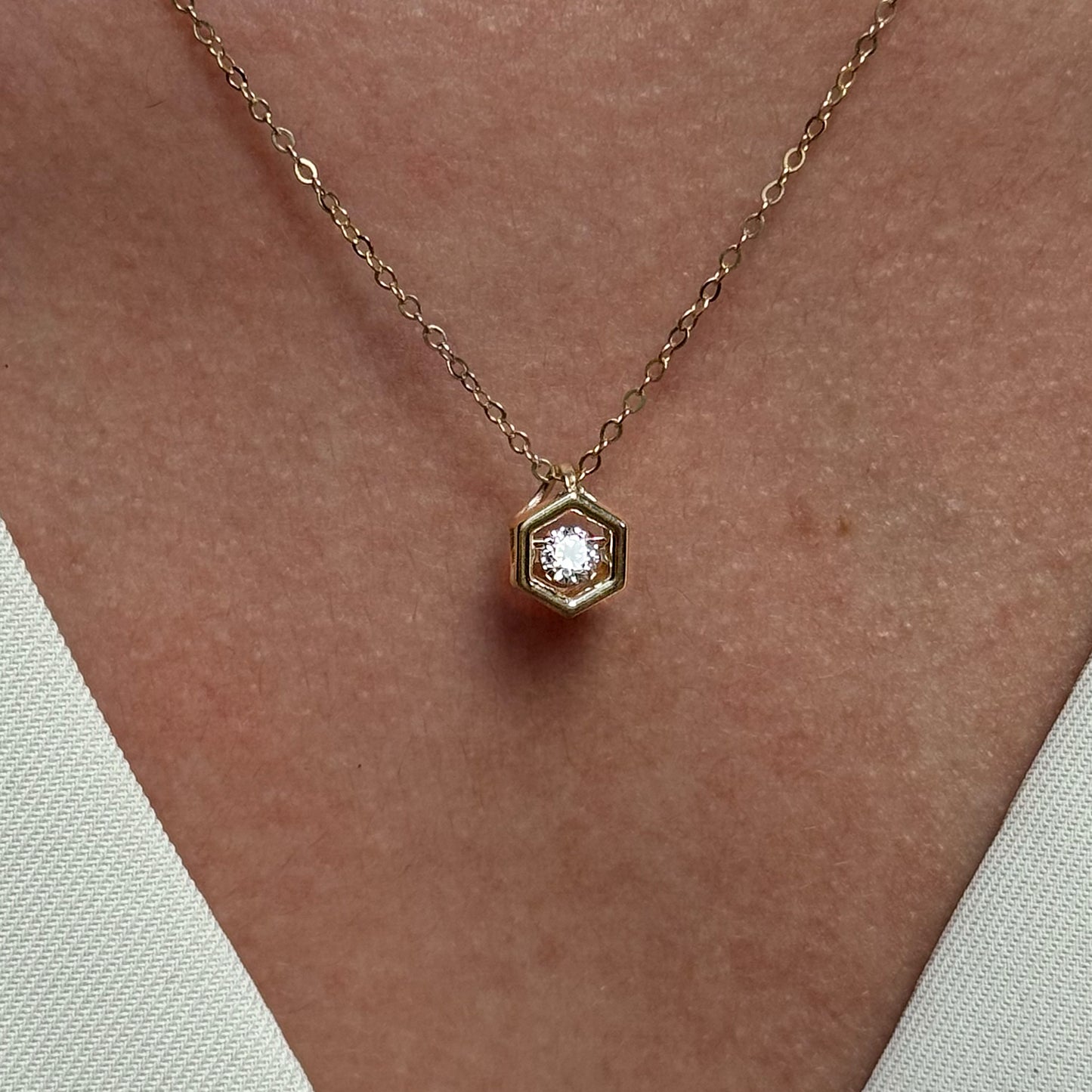 Collar Gargantilla Oro 10K Kilates Diseño Hexagono Brillante Flotante 45 cm