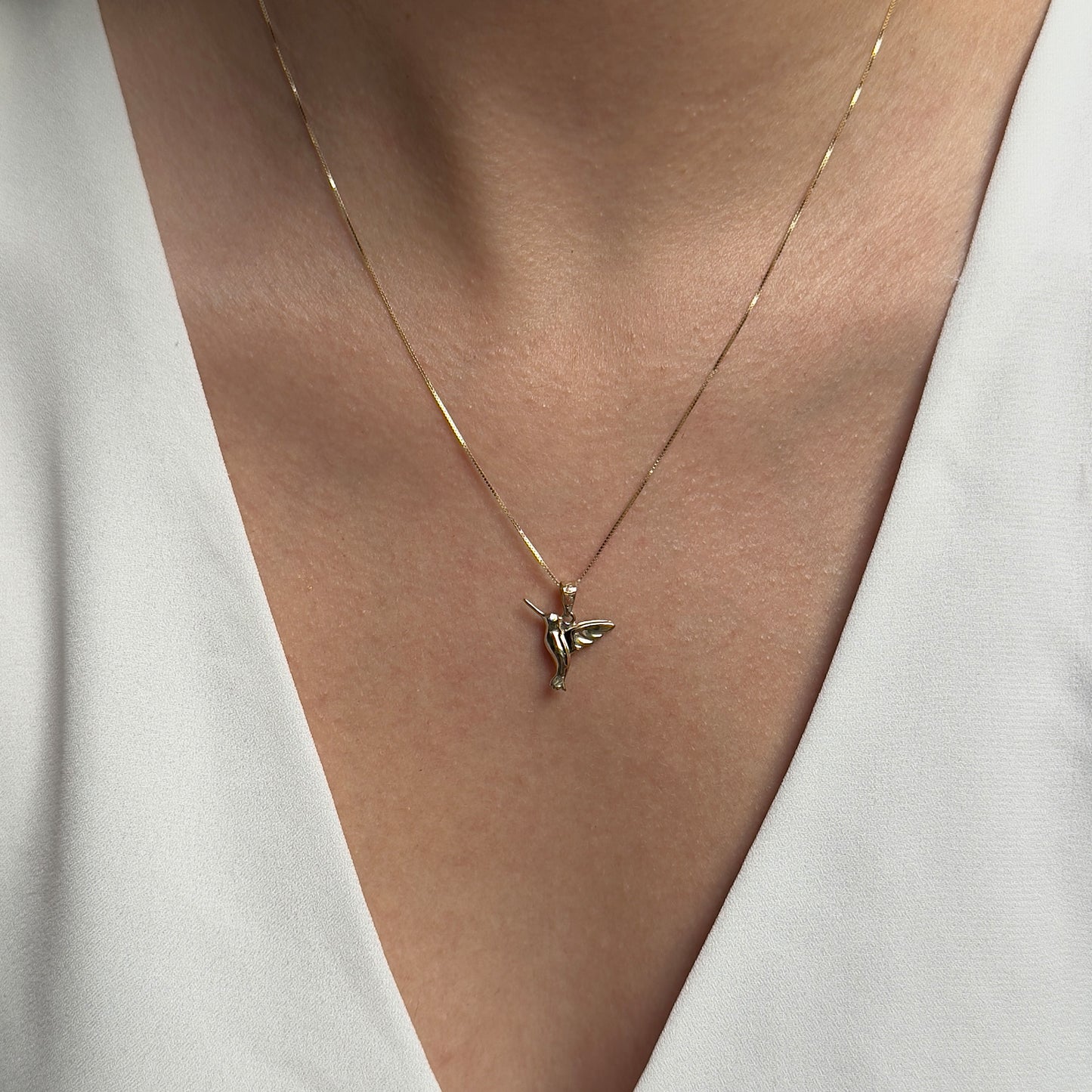 DIJE DE ORO SÓLIDO 10K Y 14K DISEÑO COLIBRÍ LISO